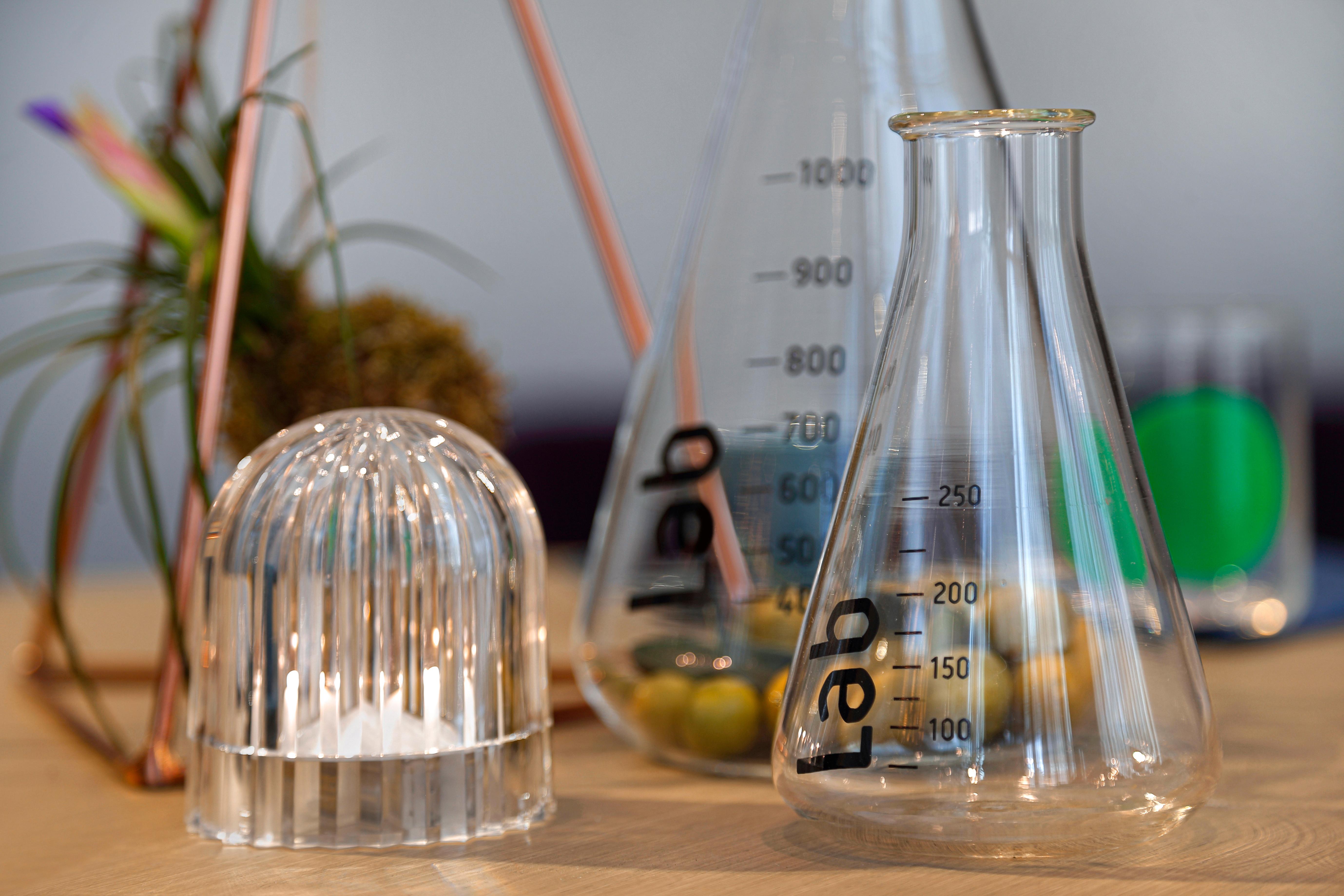 Wanda Vista Istanbul Istambul Exterior foto Laboratory glassware