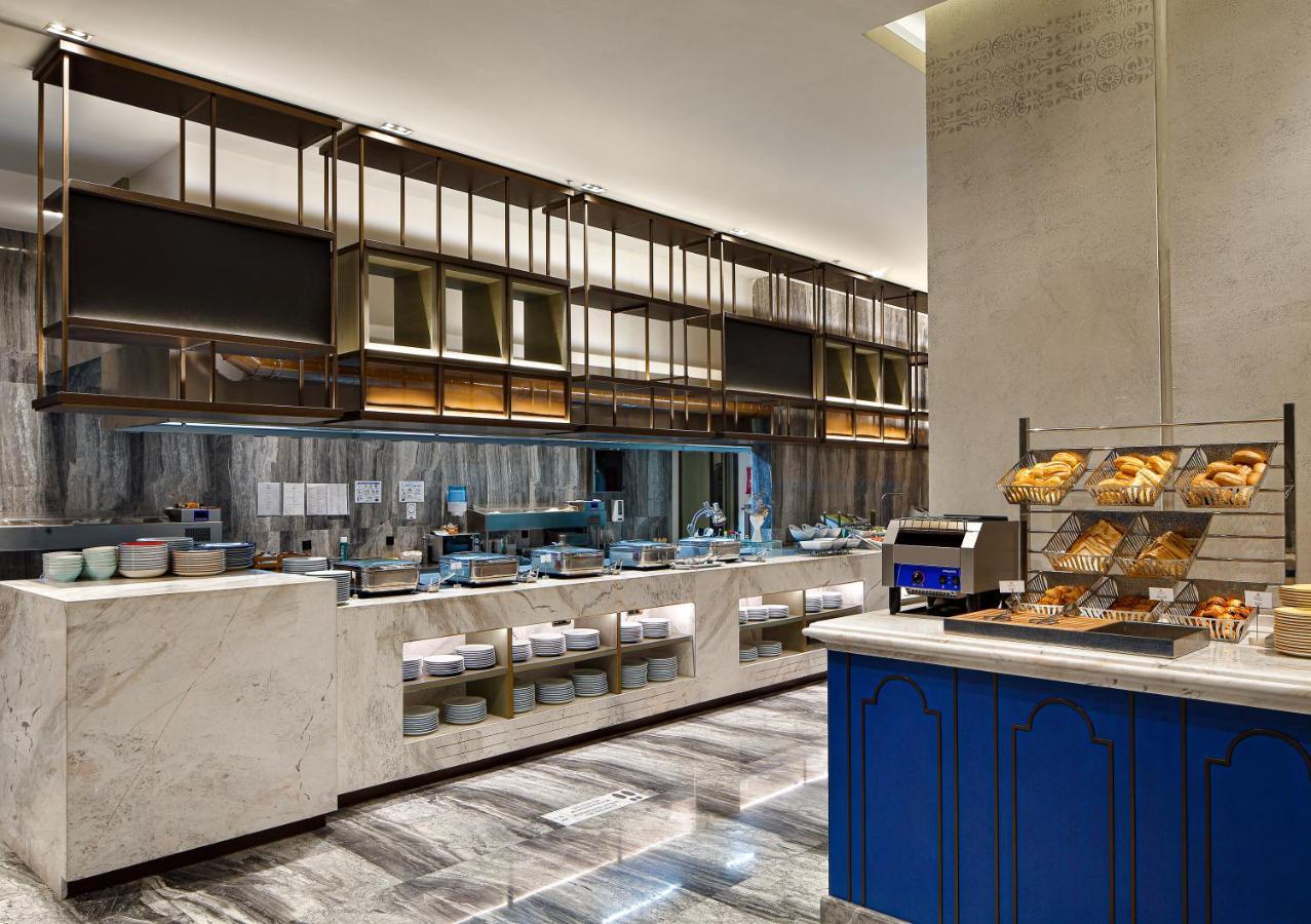 Wanda Vista Istanbul Istambul Exterior foto The buffet at the hotel